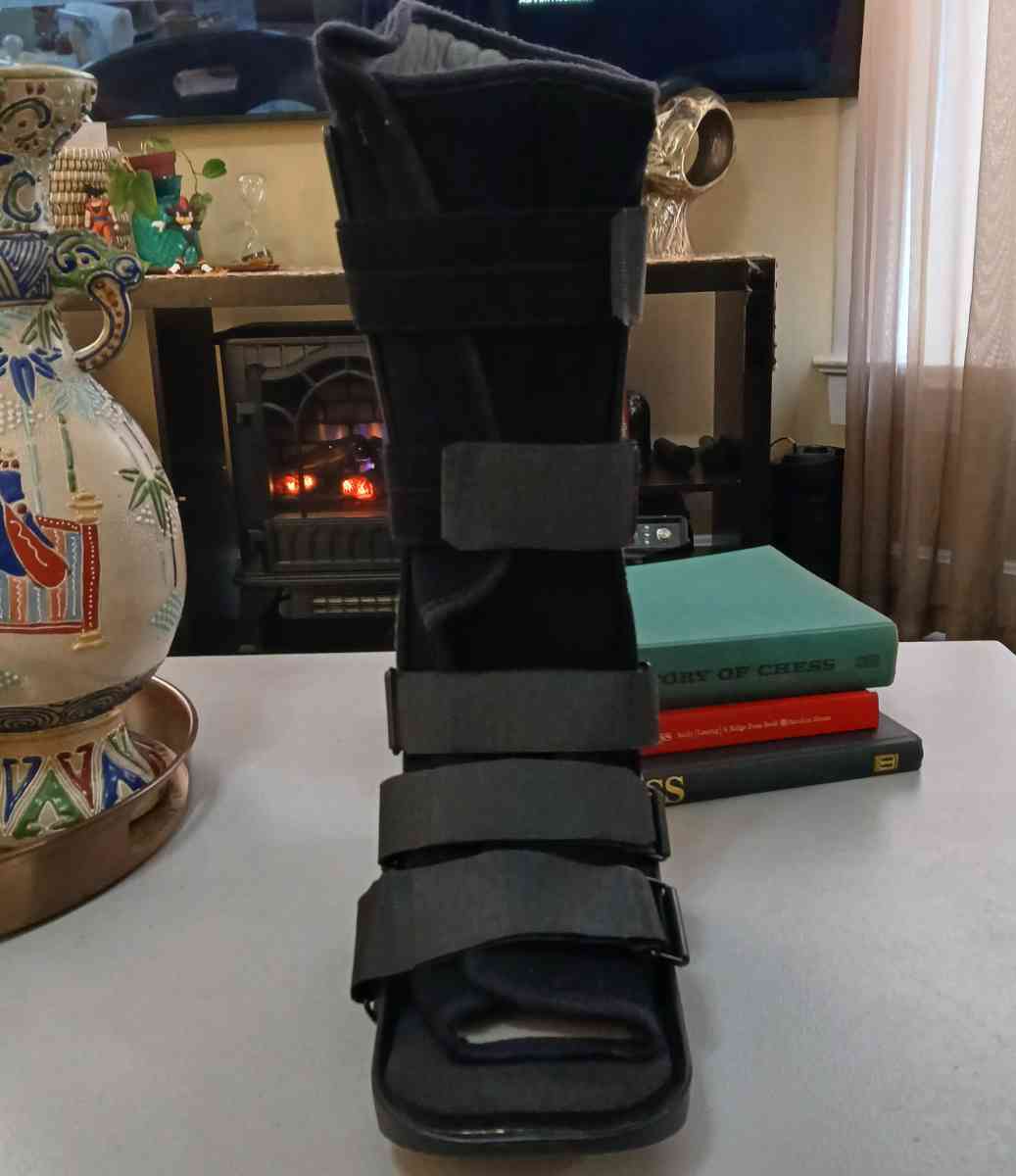 Maxtrax Walker Brace Walking Boots Size M - Indianapolis, Indiana - FleaMarketBay