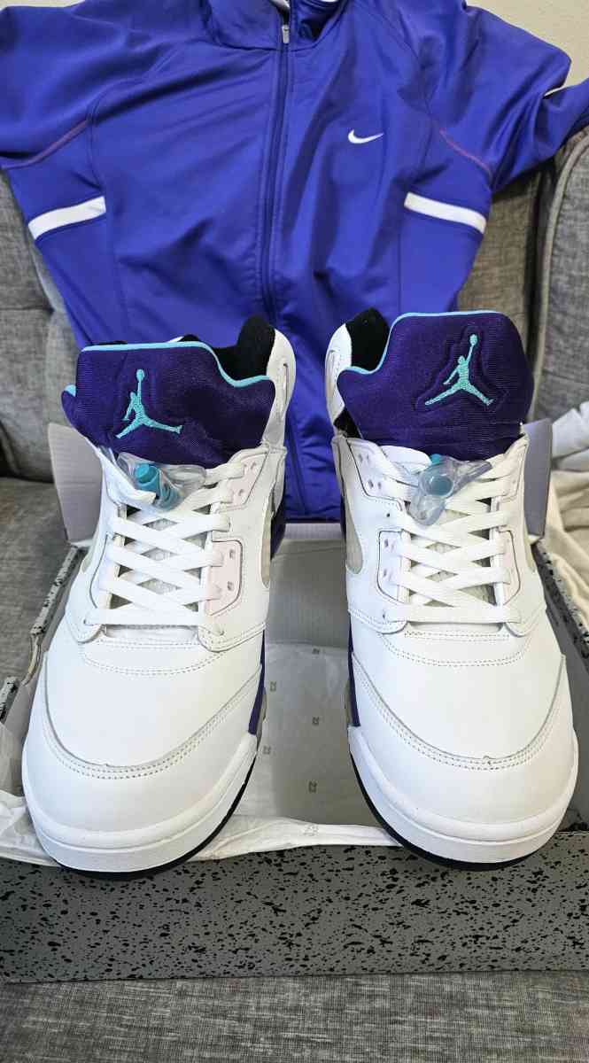 jordan 5 grapes - Bronx, New York - FleaMarketBay