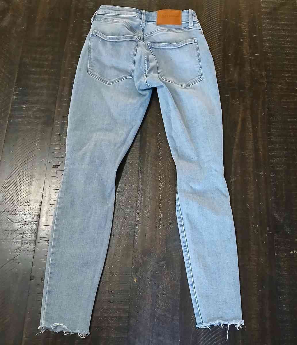 Lucky Brand Low Rise Skinny Lolita Jeans for Women Size 2 - Indianapolis, Indiana - FleaMarketBay