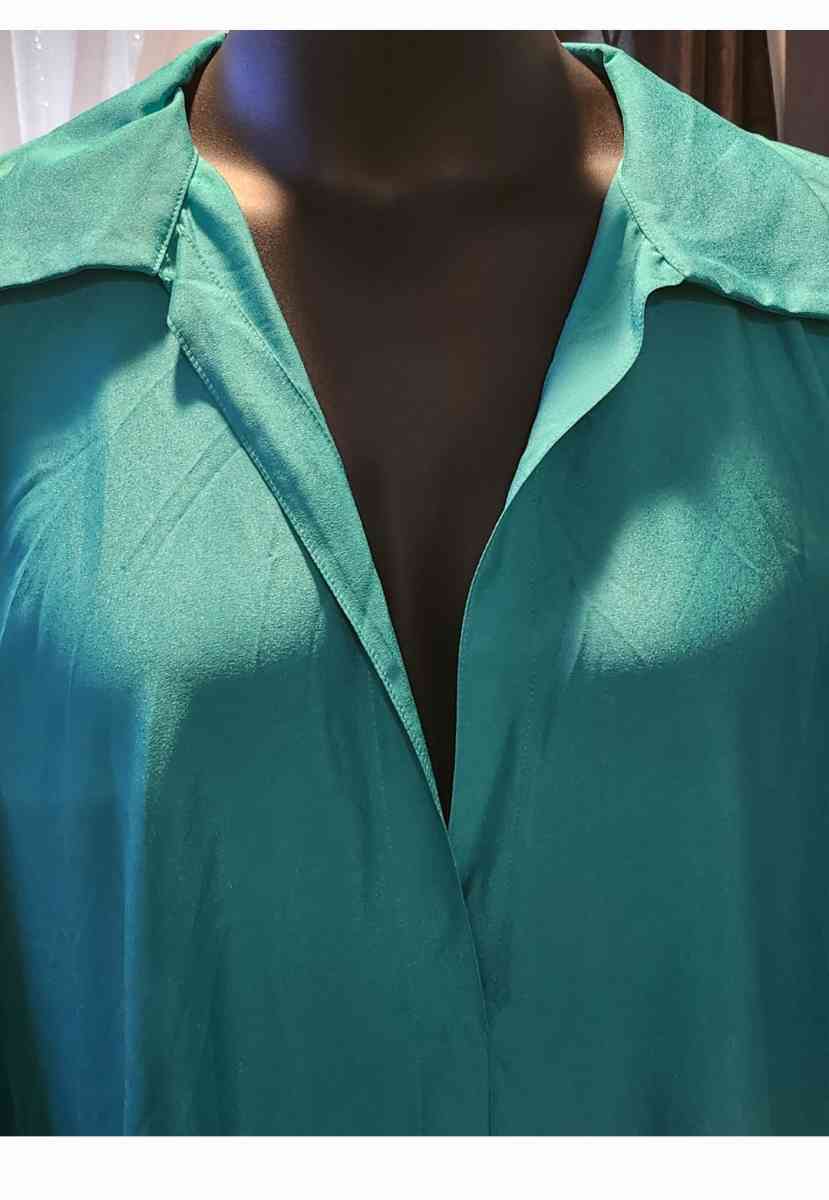 PLUS SIZE Relax Fit Top - San Antonio, Texas - FleaMarketBay