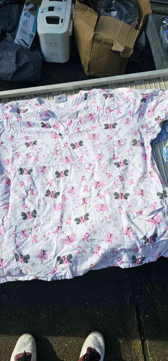 Nurse Scrub Tops - Portsmouth, Virginia - FleaMarketBay