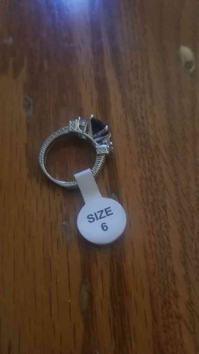 Blue Sapphire Ring - Lowell, Massachusetts - FleaMarketBay