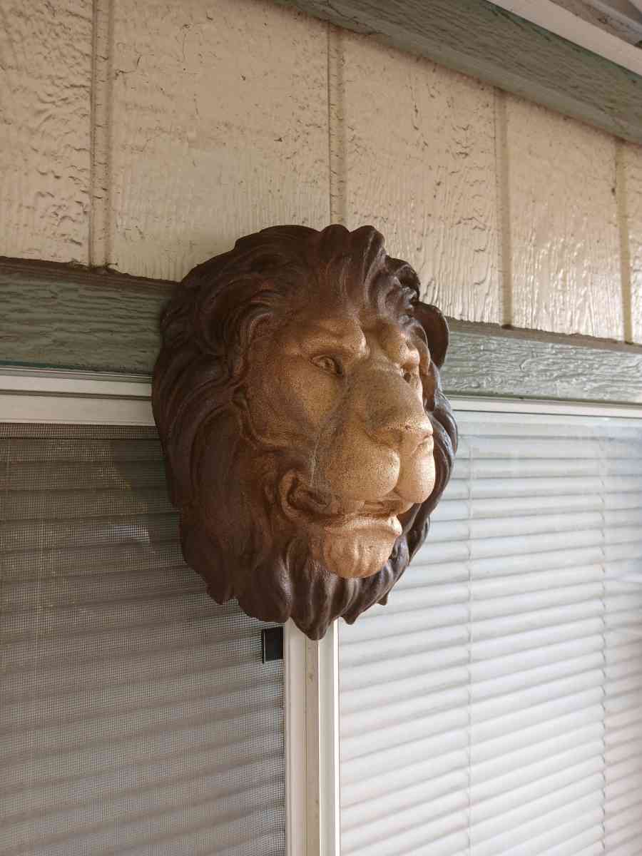 Concrete Lions Head Plaque - Placentia, California - FleaMarketBay