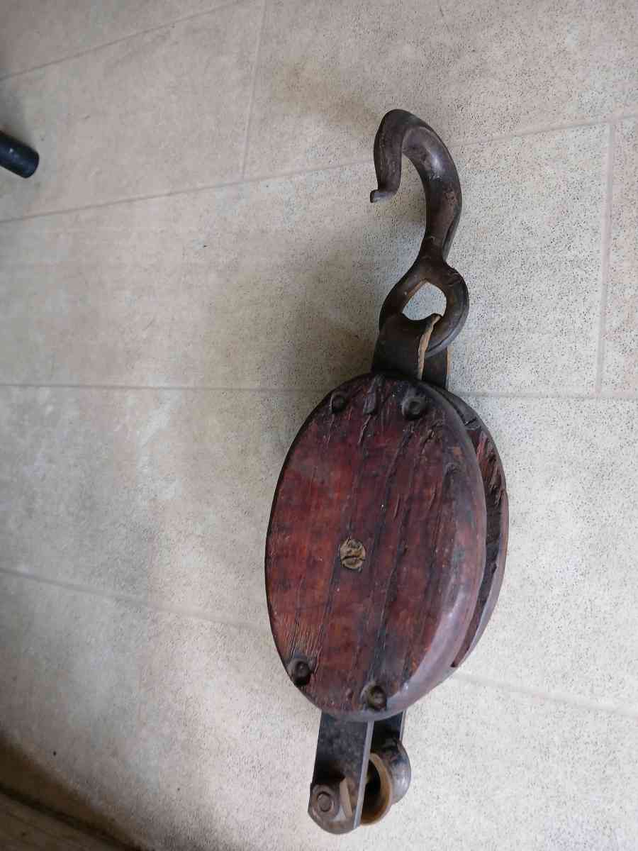 antique barn pulley - Placentia, California - FleaMarketBay