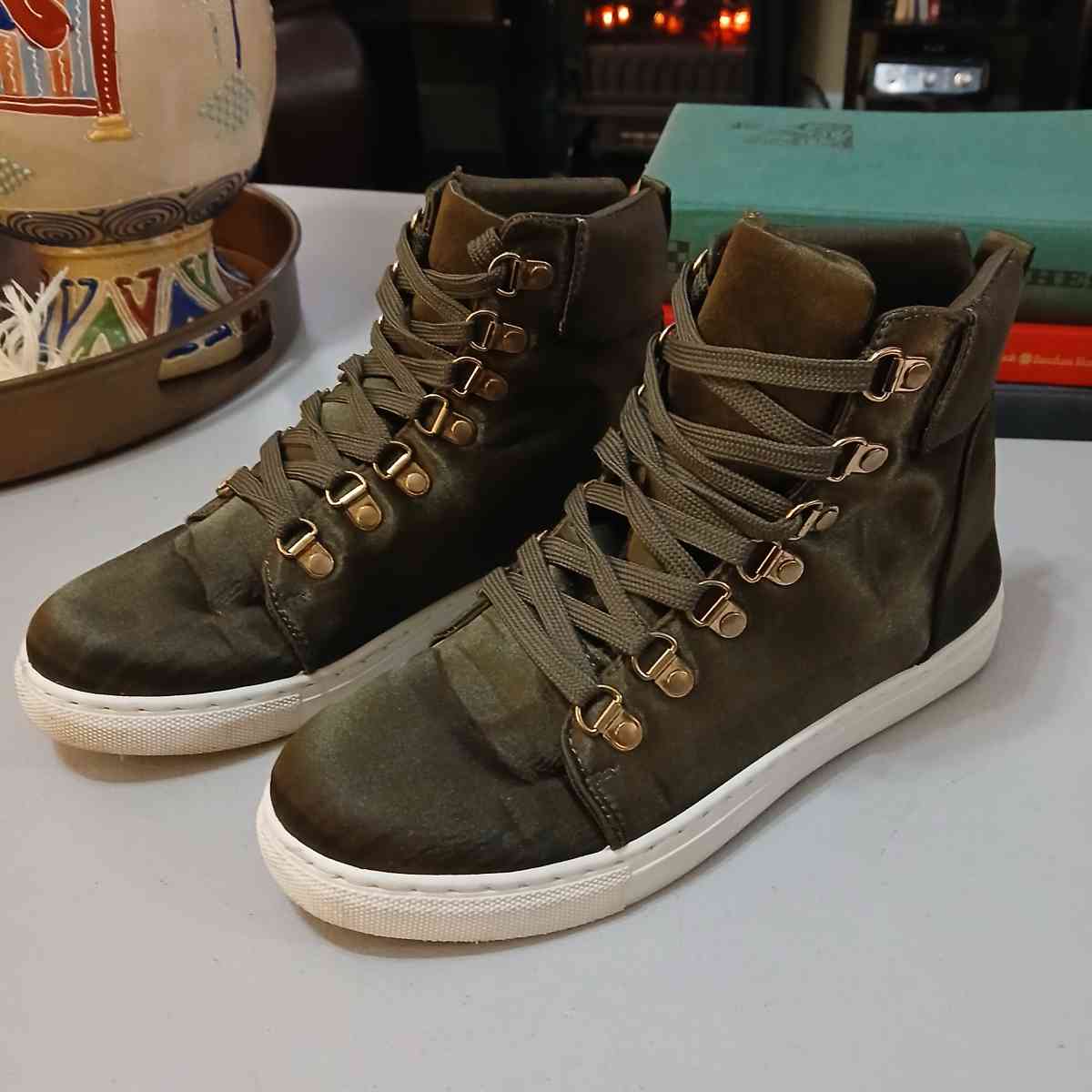 Jubilee Green Shoes for Women Size 9