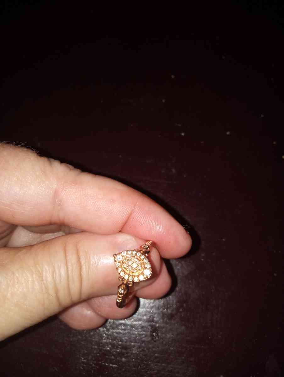 Diamond engagement ring - Wallace, North Carolina - FleaMarketBay