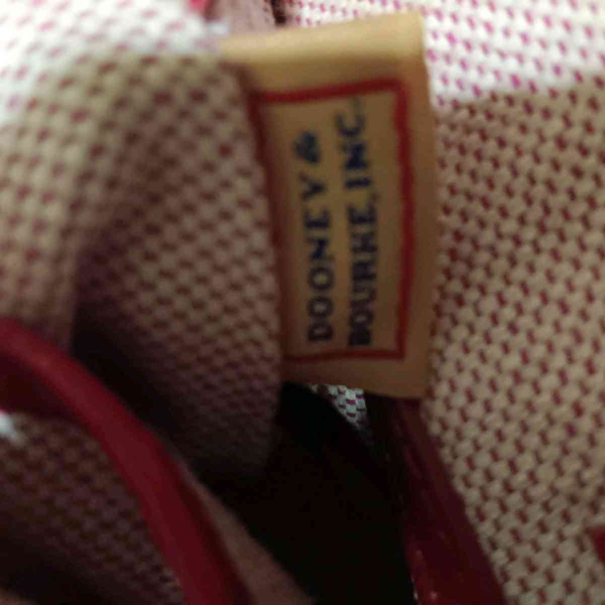 Guess and dooney burke - Abilene, Texas - FleaMarketBay