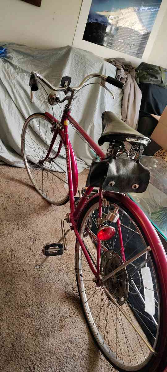 Schwinn suburban bicycle - Salem, Oregon - FleaMarketBay
