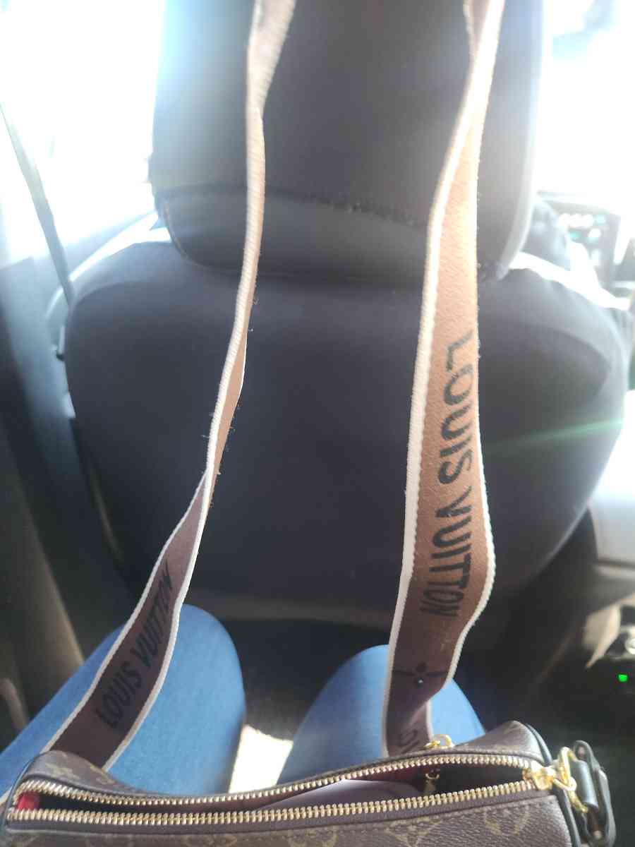 womens Crossbody purse - Houston, Texas - FleaMarketBay