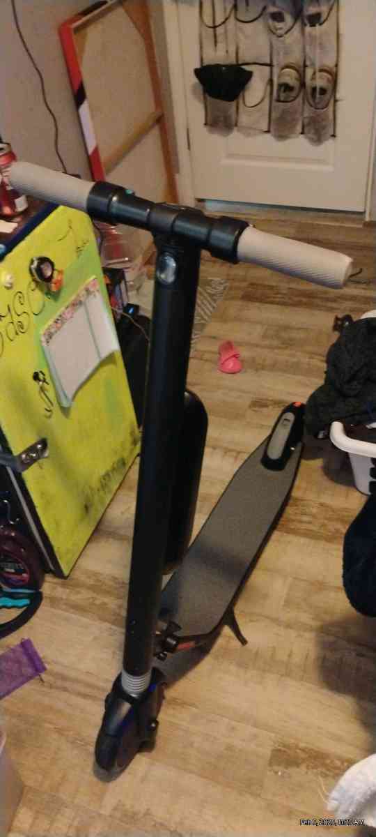 Segway ninebot electric scooter - North Fort Myers, Florida