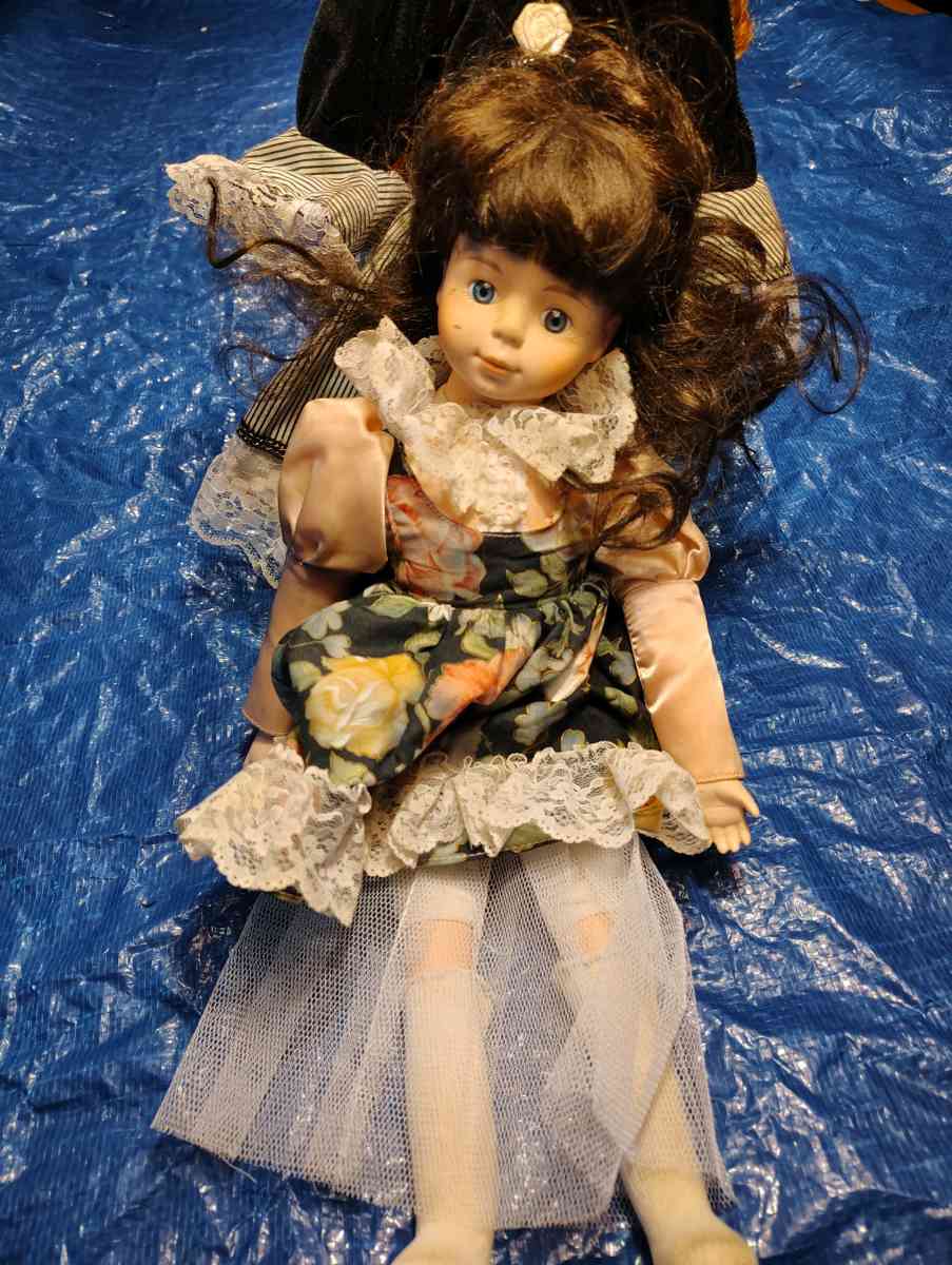 porcelain dolls - Toledo, Ohio - FleaMarketBay