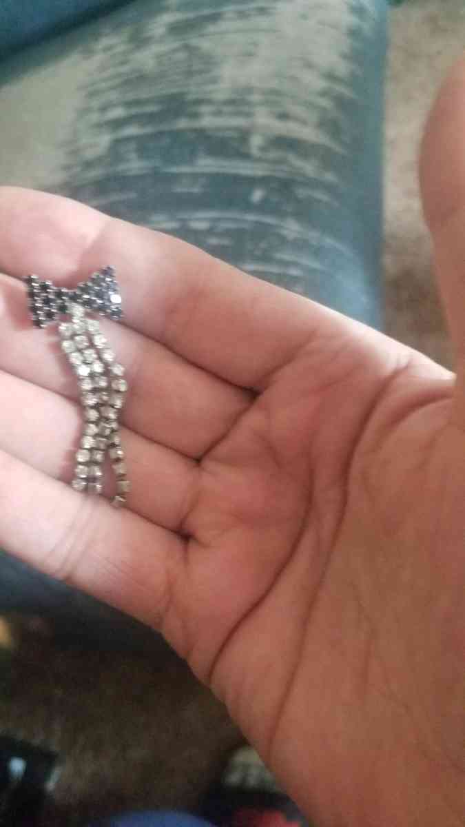 Bowtie Earrings - Hudson, New Hampshire - FleaMarketBay