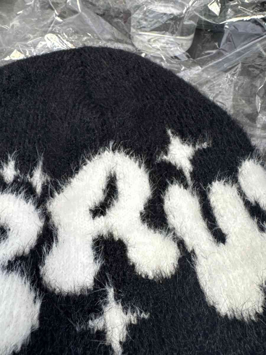 Y2K beanie - Stockbridge, Georgia - FleaMarketBay