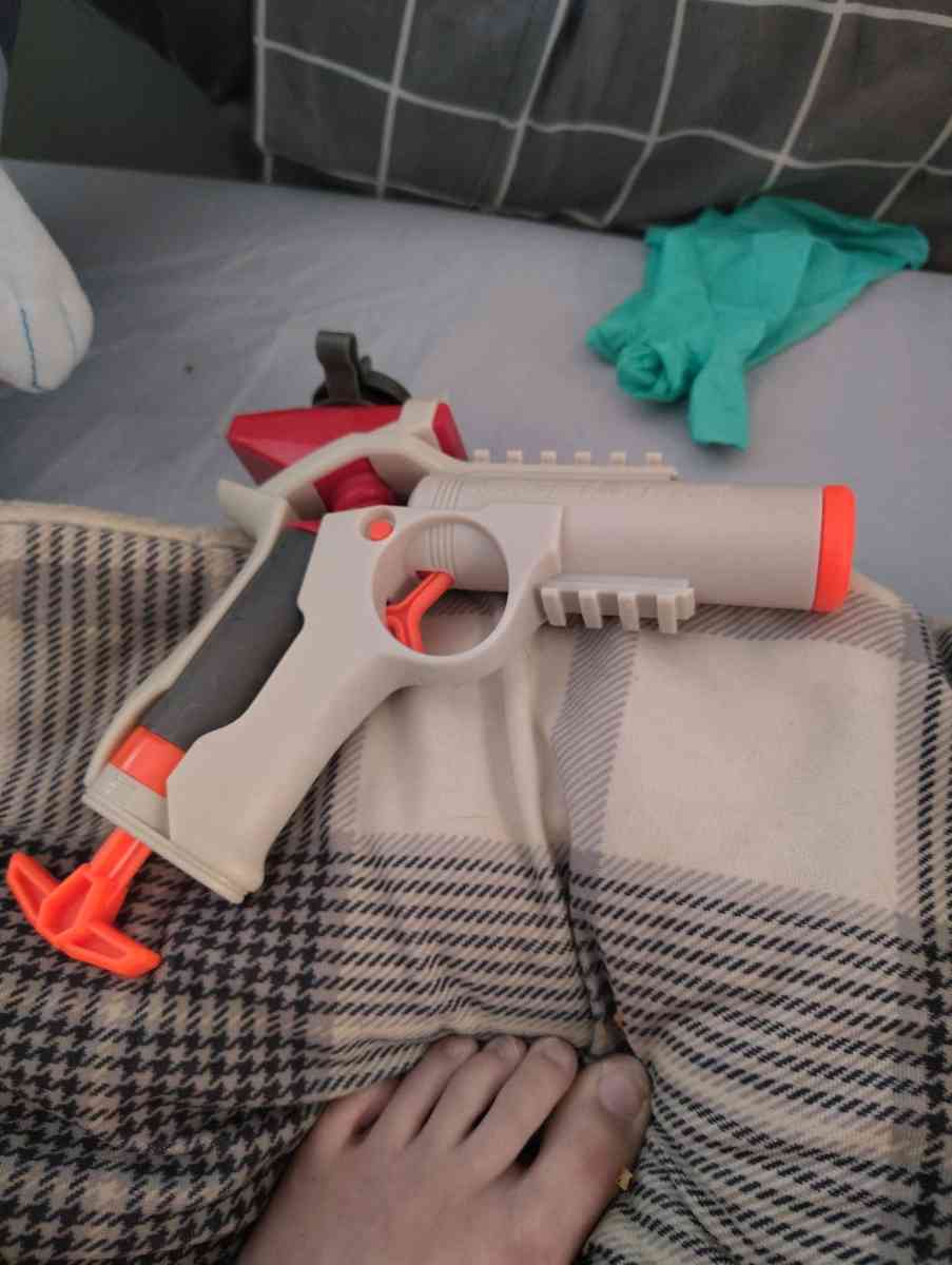 a toy gun - Springfield, Tennessee