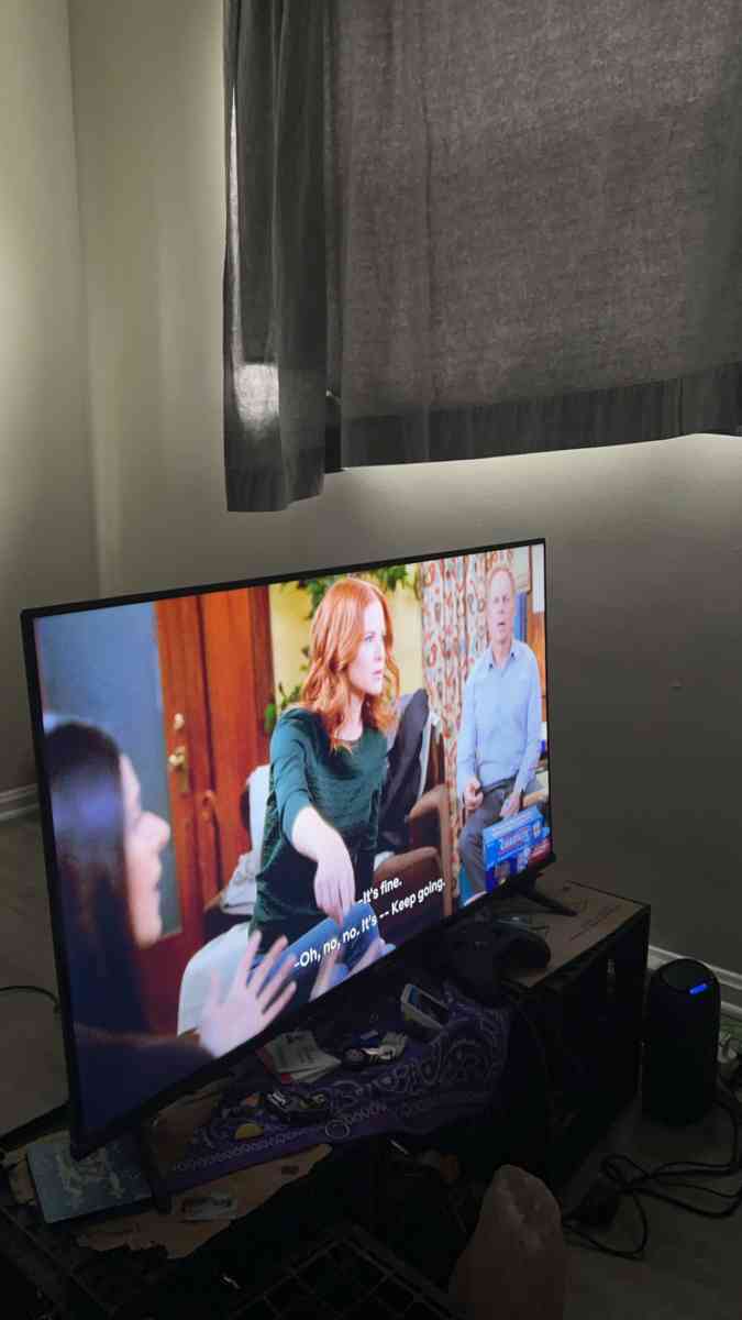 40 inch Smart Tv - Cincinnati, Ohio - FleaMarketBay