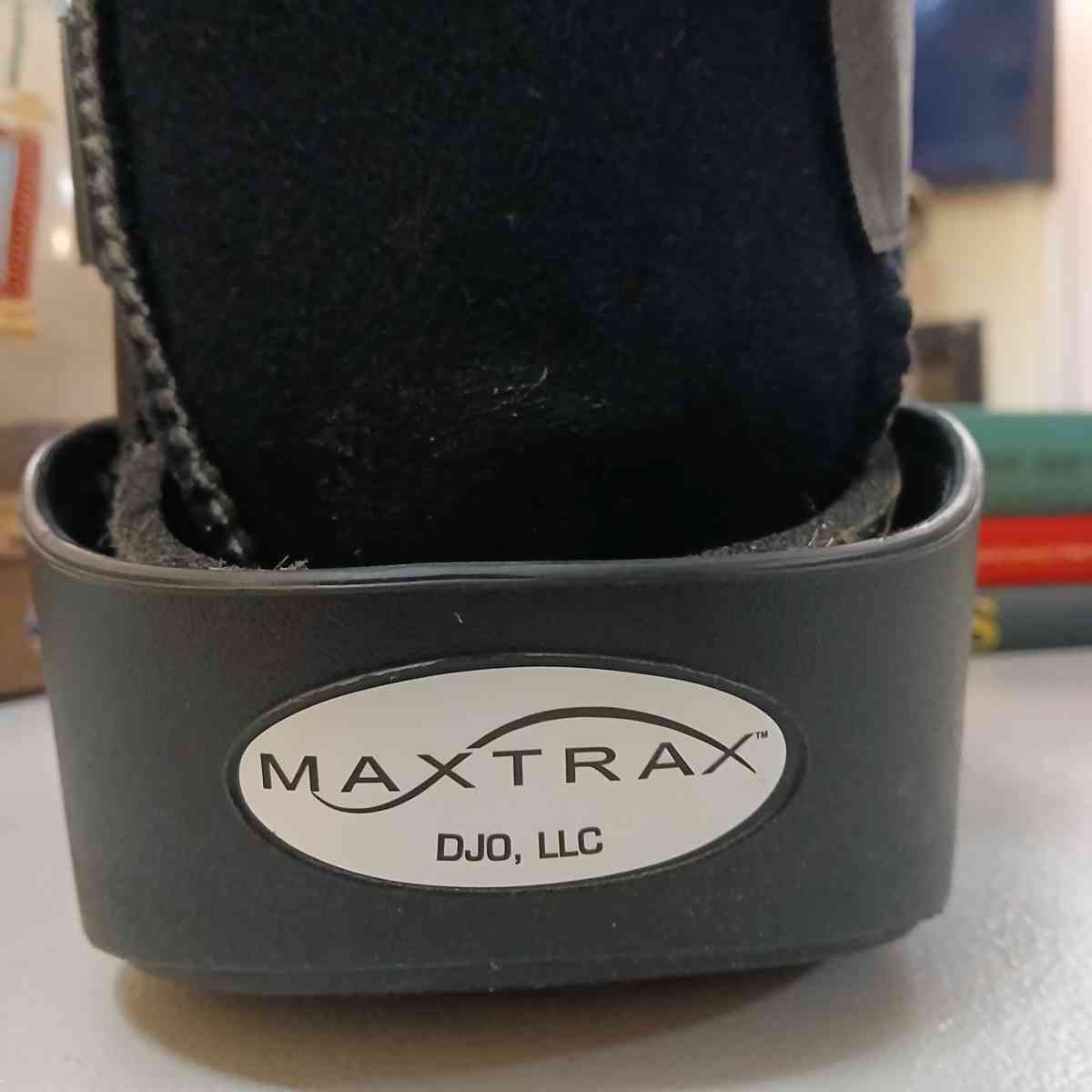 Maxtrax Walker Brace Walking Boots Size M - Indianapolis, Indiana - FleaMarketBay