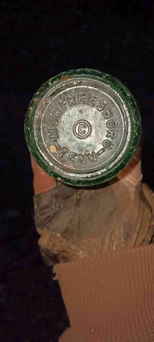 Vintage bottles an jars - Manchester, Tennessee - FleaMarketBay