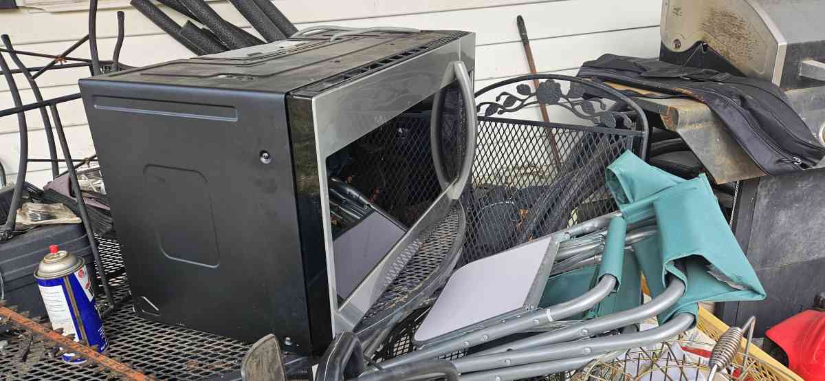 Samsung Microwave - Elizabethton, Tennessee - FleaMarketBay