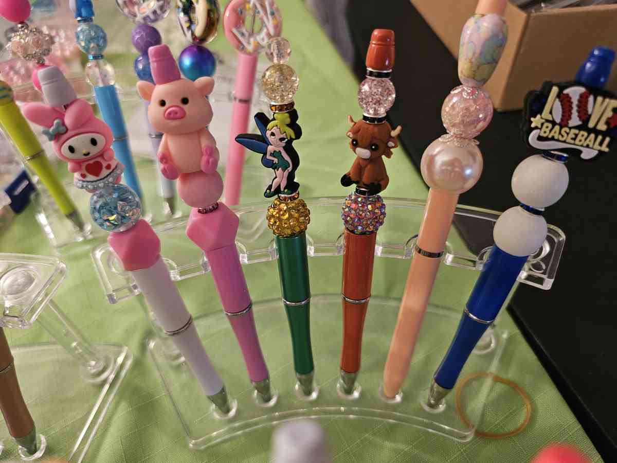 Set of very pretty pens - Corona, California - FleaMarketBay