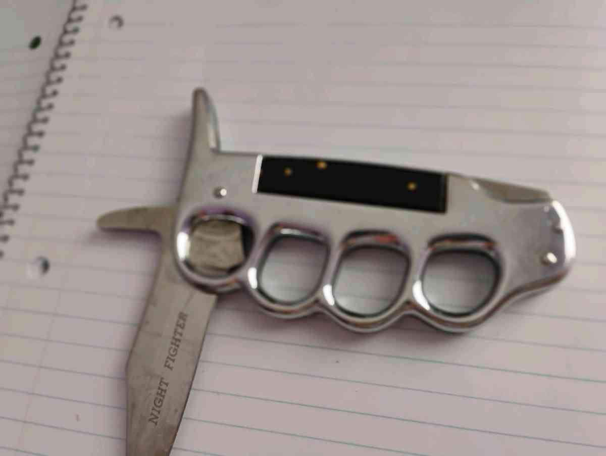 Variety of old knives - Jasper, Alabama