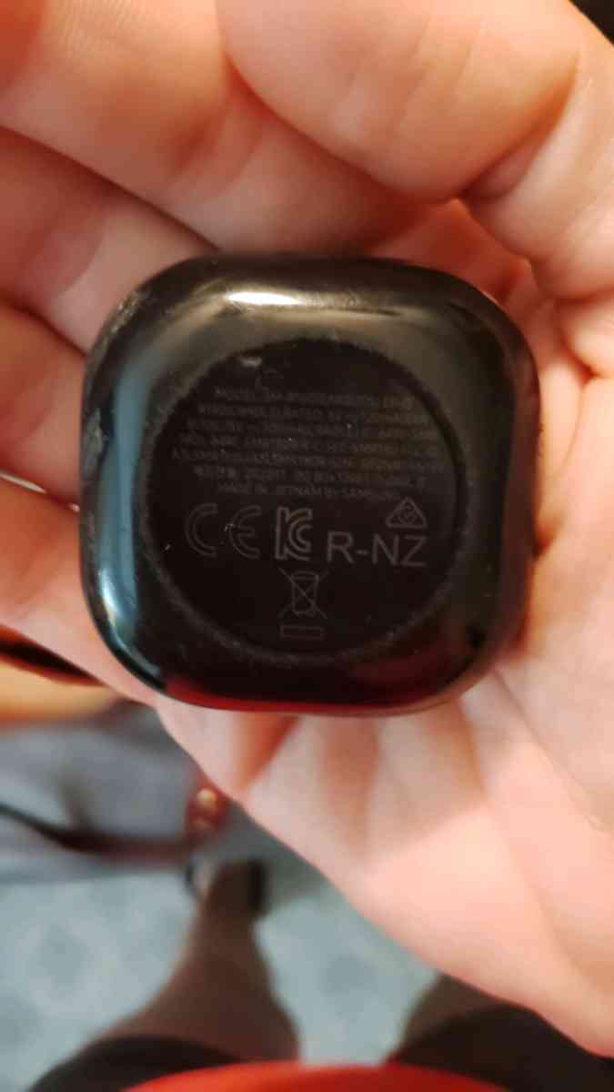 Samsung buds live noise canceling earbuds - North Fort Myers, Florida - FleaMarketBay