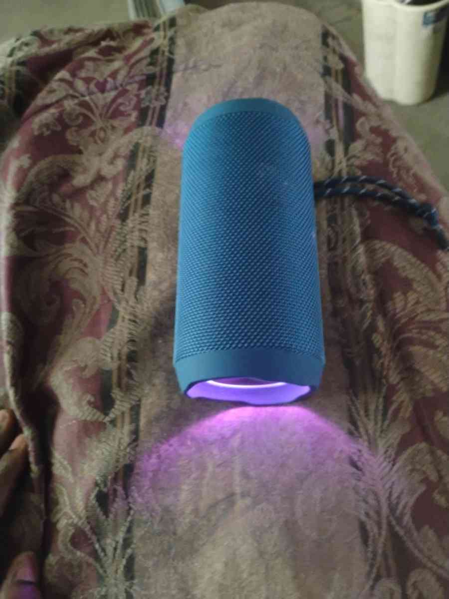 EDUPLINK M6PRO WATERPROOF SPEAKER - Gaston, South Carolina - FleaMarketBay