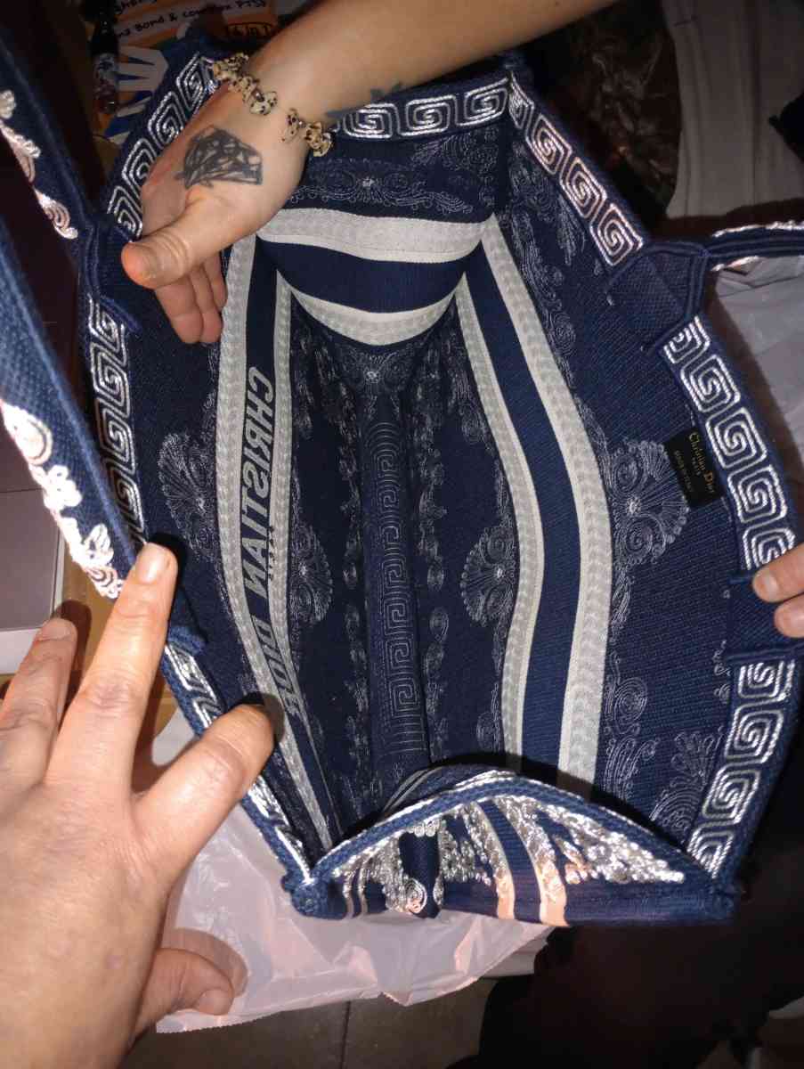 Christian Dior bag - Lexington, North Carolina - FleaMarketBay