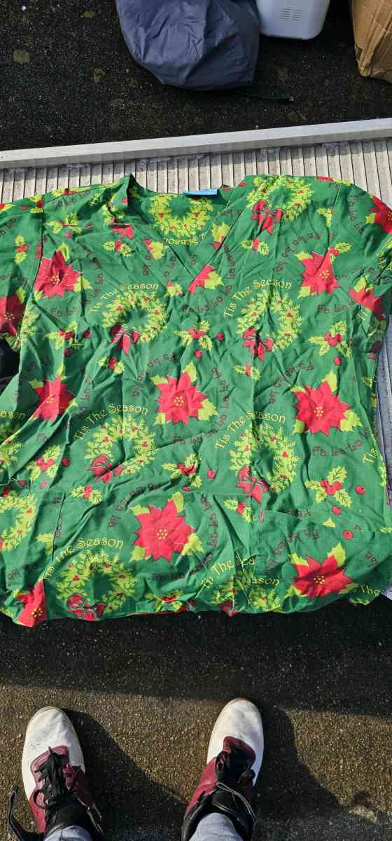Nurse Scrub Tops - Portsmouth, Virginia - FleaMarketBay