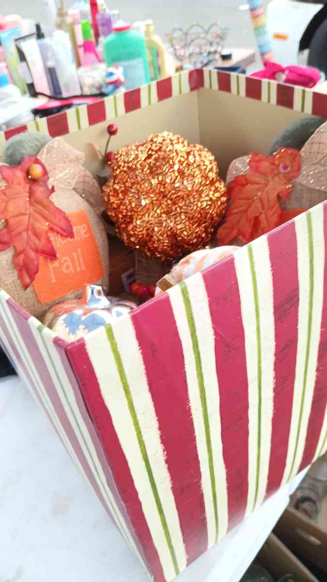 Halloween ornament all for 35 in perfect condition - Adelanto, California - FleaMarketBay