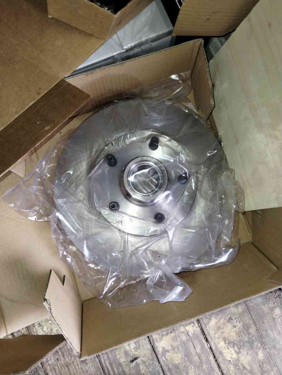 front brake pads and 2 front rotors - San Antonio, Texas