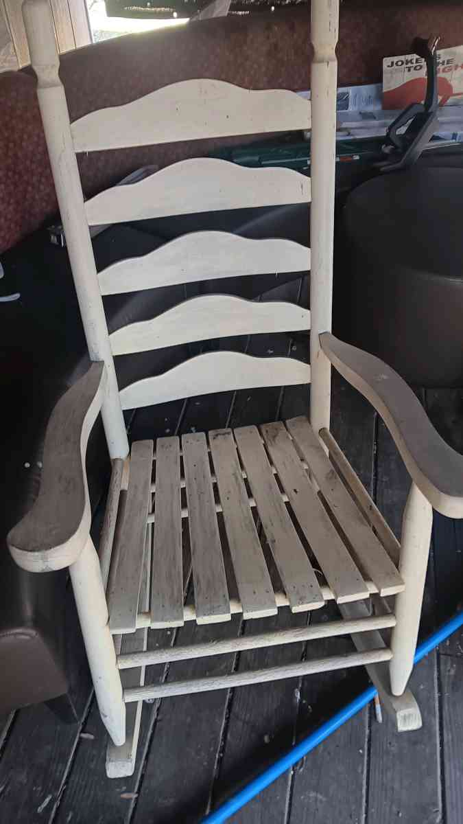 Couches etc - Manchester, Tennessee - FleaMarketBay