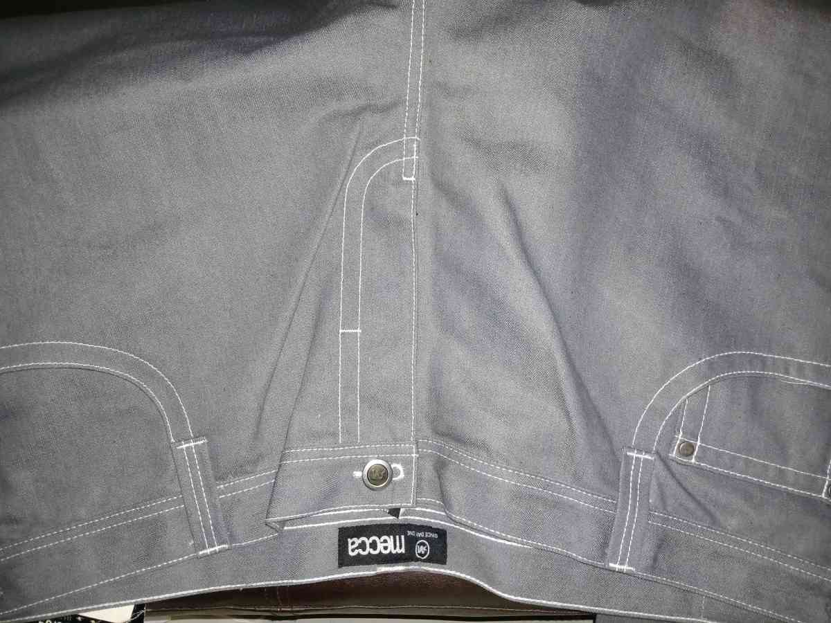 2meccas 1rockaware and  1akademiks - Visalia, California - FleaMarketBay