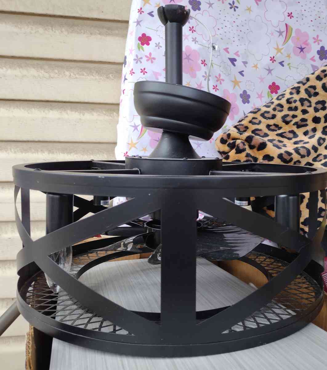 chandelier fan - Joplin, Missouri - FleaMarketBay