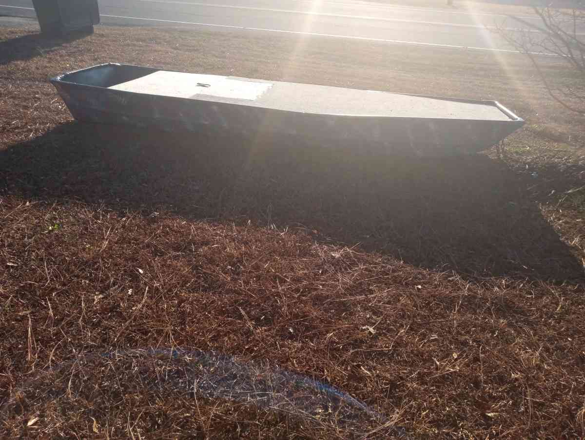 John boat - Wallburg, North Carolina - FleaMarketBay