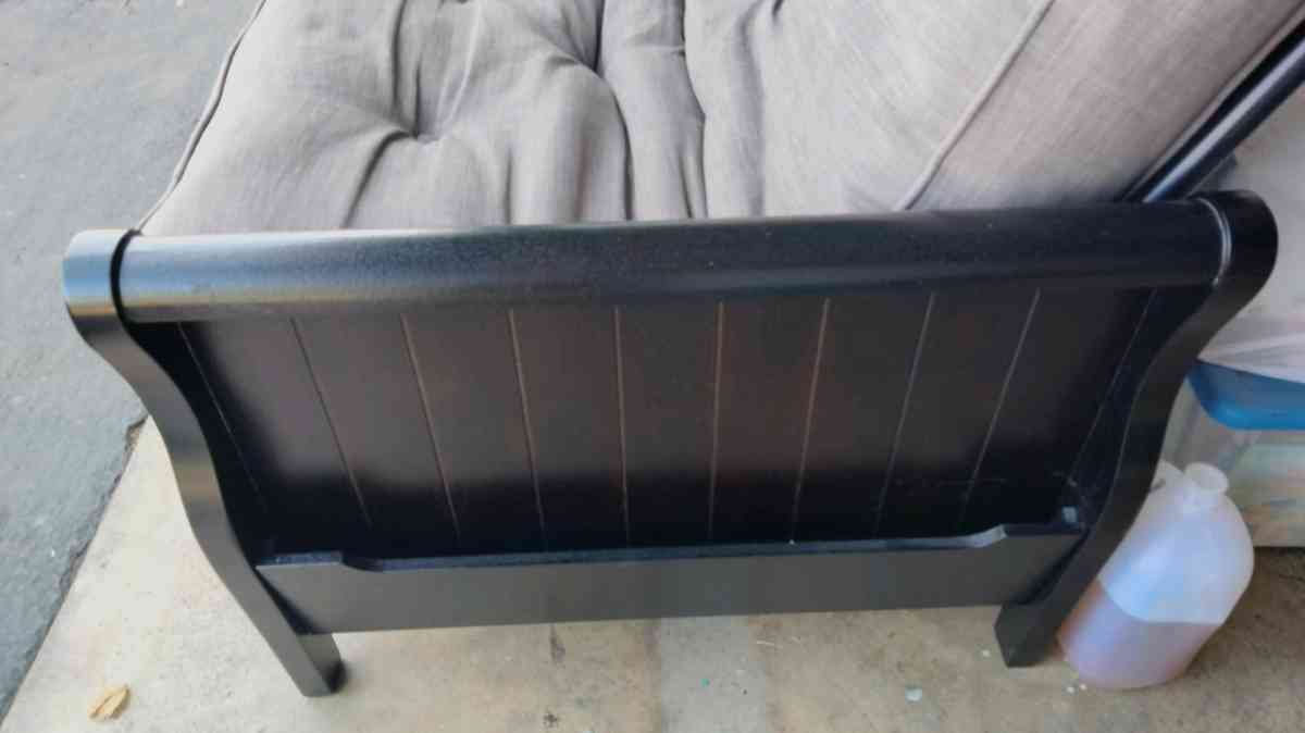 Futon - Fallbrook, California - FleaMarketBay