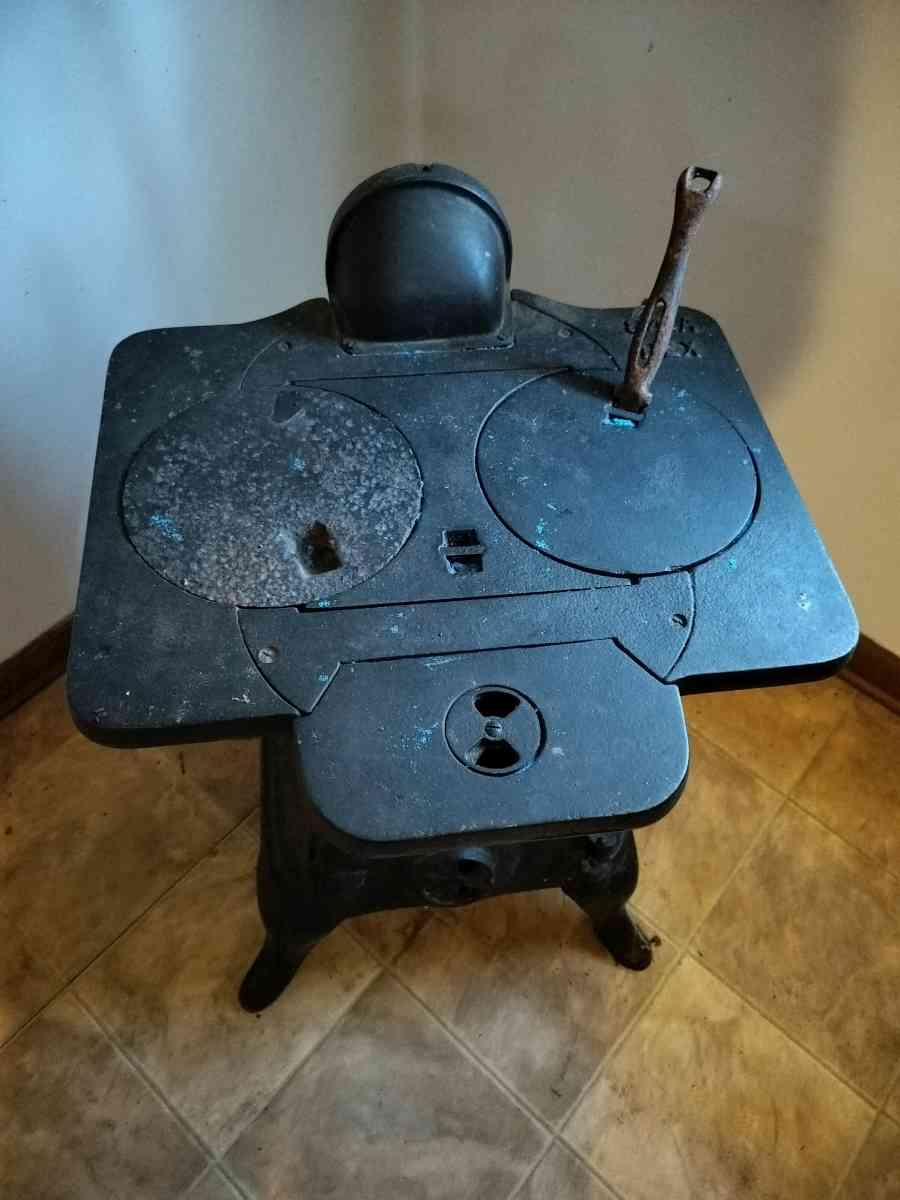 vintage cast iron wood burning Stove - Atlanta, Georgia - FleaMarketBay
