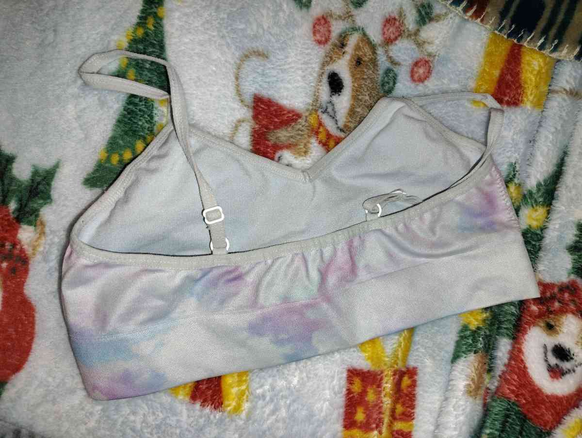 bras for girls - Brighton, Colorado - FleaMarketBay