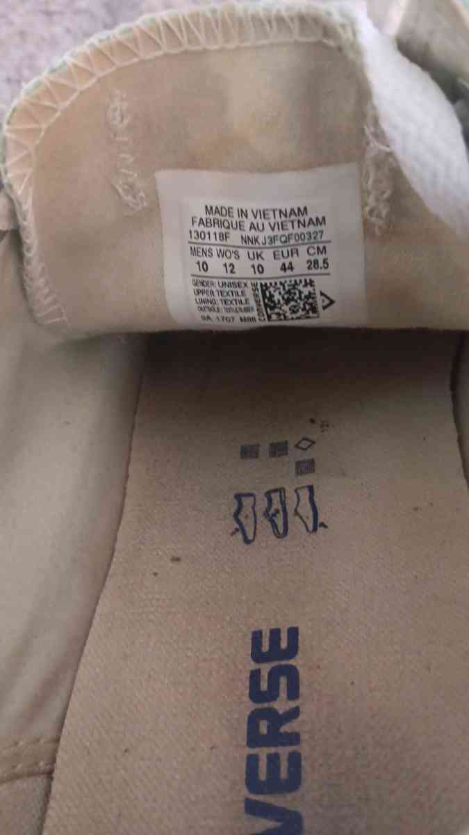 converse sneakers - Tucson, Arizona - FleaMarketBay