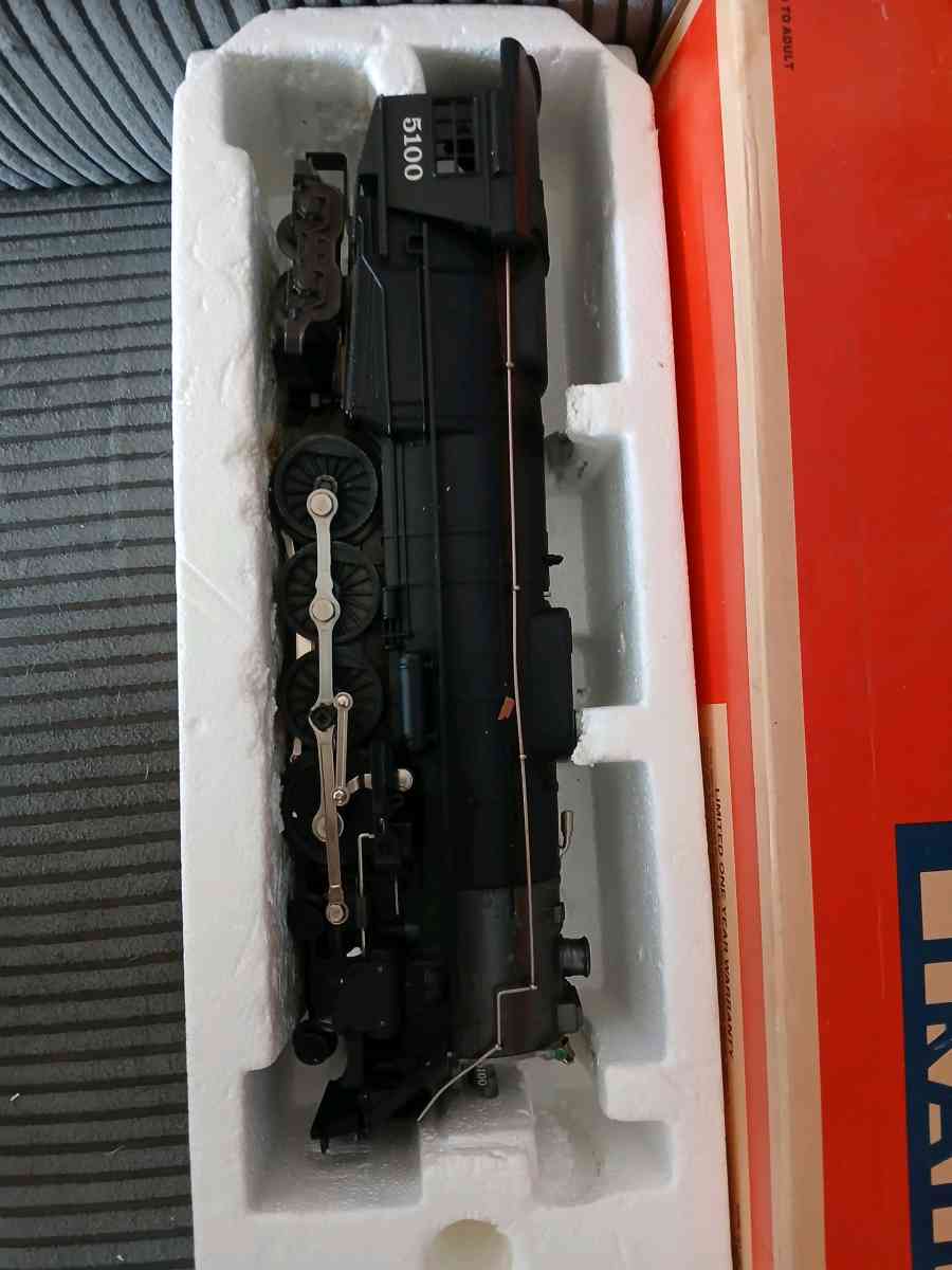 Vintage Lionel Train Set - Adelanto, California - FleaMarketBay