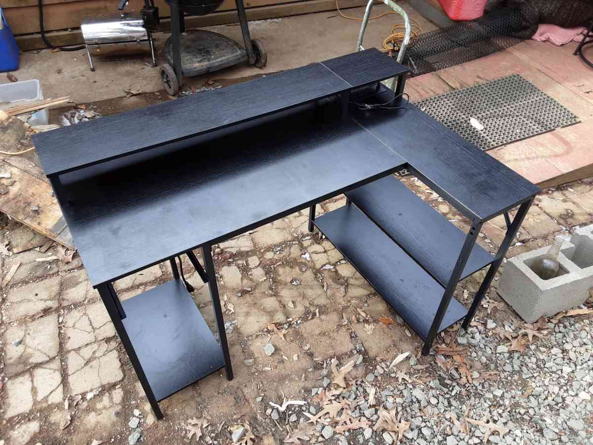 Computer Desk - Hillsborough, North Carolina - FleaMarketBay