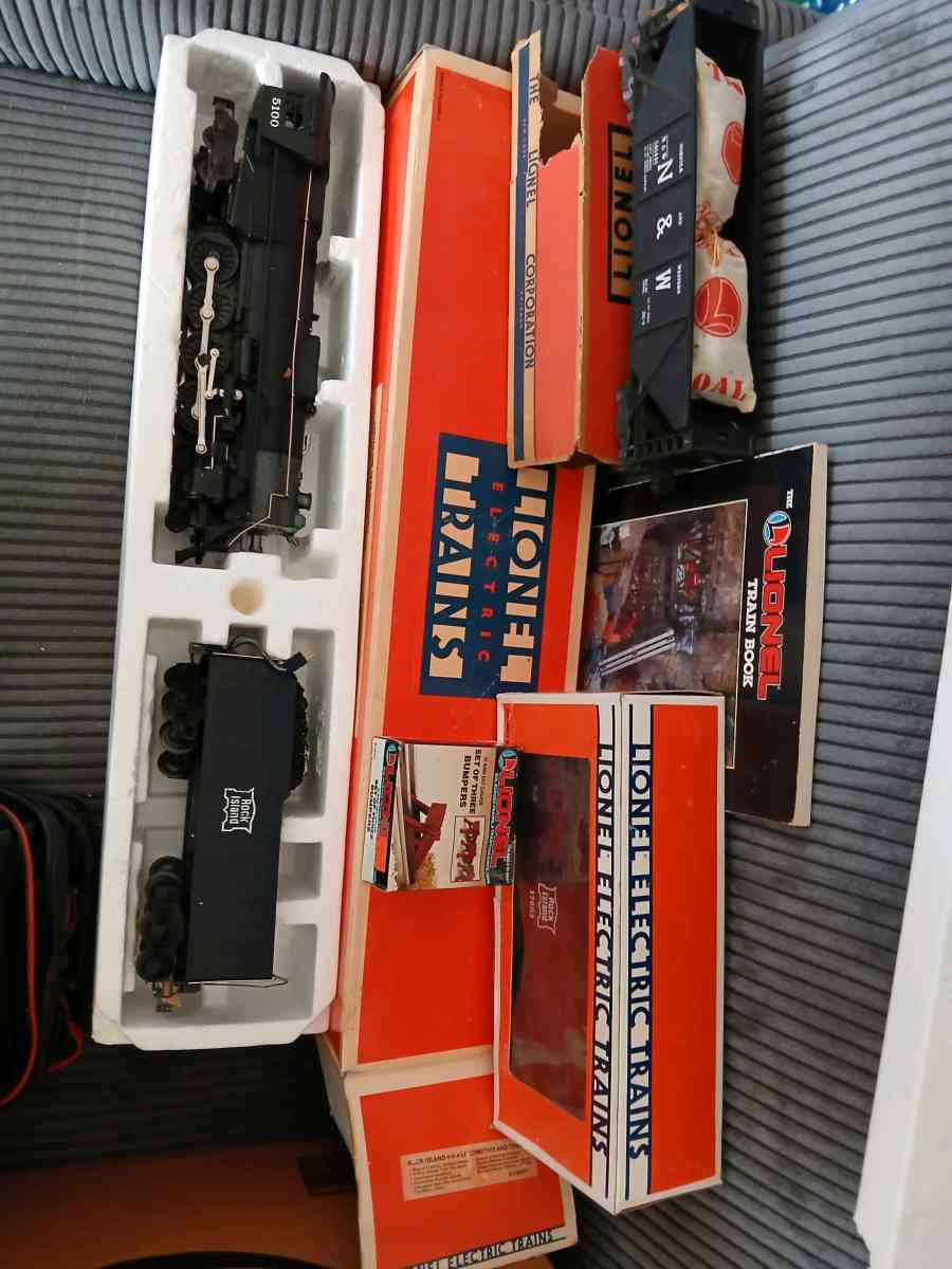 Vintage Lionel Train Set - Adelanto, California - FleaMarketBay