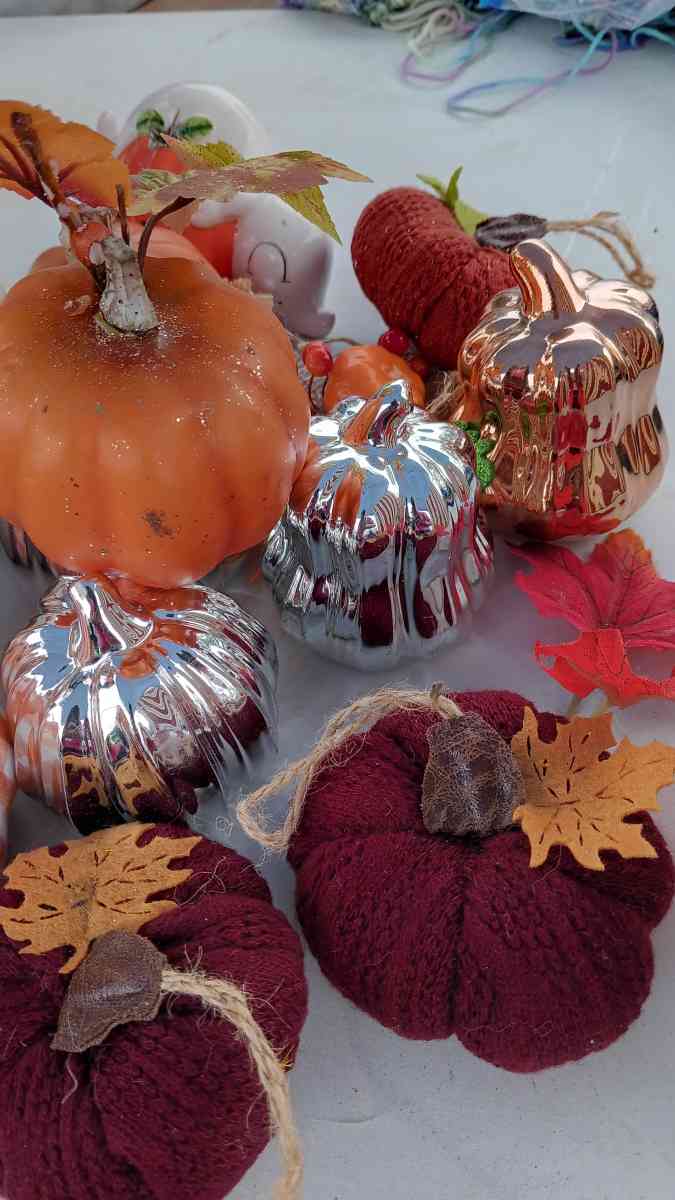 Halloween ornament all for 35 in perfect condition - Adelanto, California - FleaMarketBay