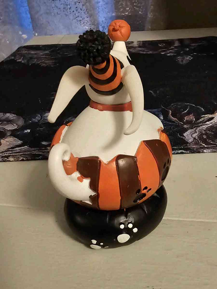 Miss Mindy Disney Nightmare Before Christmas Zero Figurine - Peachtree City, Georgia - FleaMarketBay