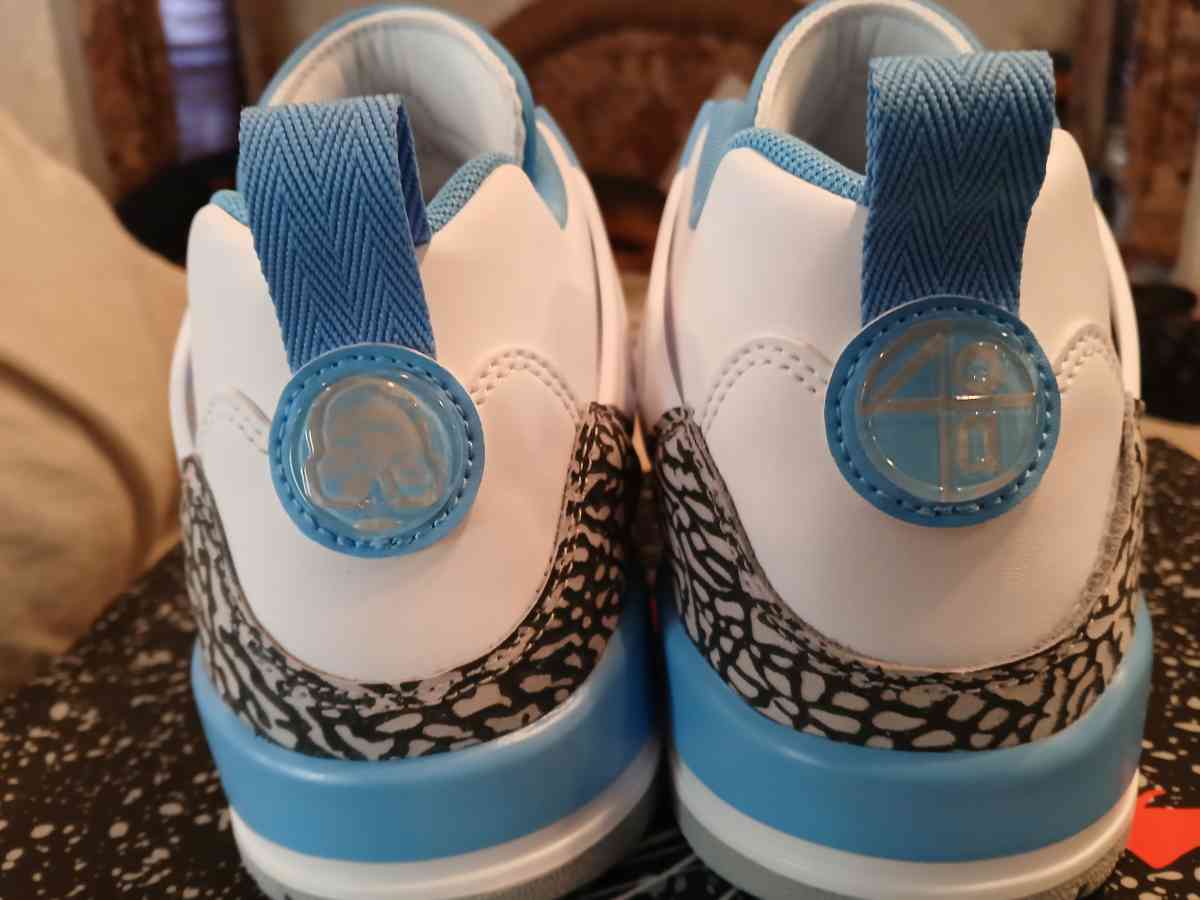 brand New Spizike Mens low size 11 Jordans - Albuquerque, New Mexico - FleaMarketBay