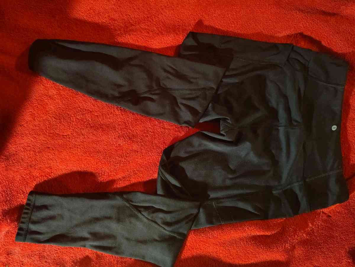 VS leggings - Salt Lake City, Utah - FleaMarketBay
