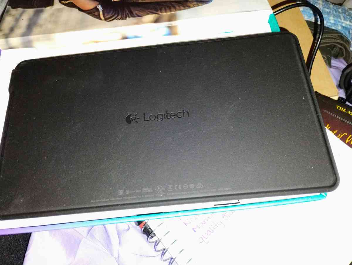 Logitech KeystoGo 92000698 Ultra Portable Bluetooth keyboard - Kirkwood, Delaware - FleaMarketBay