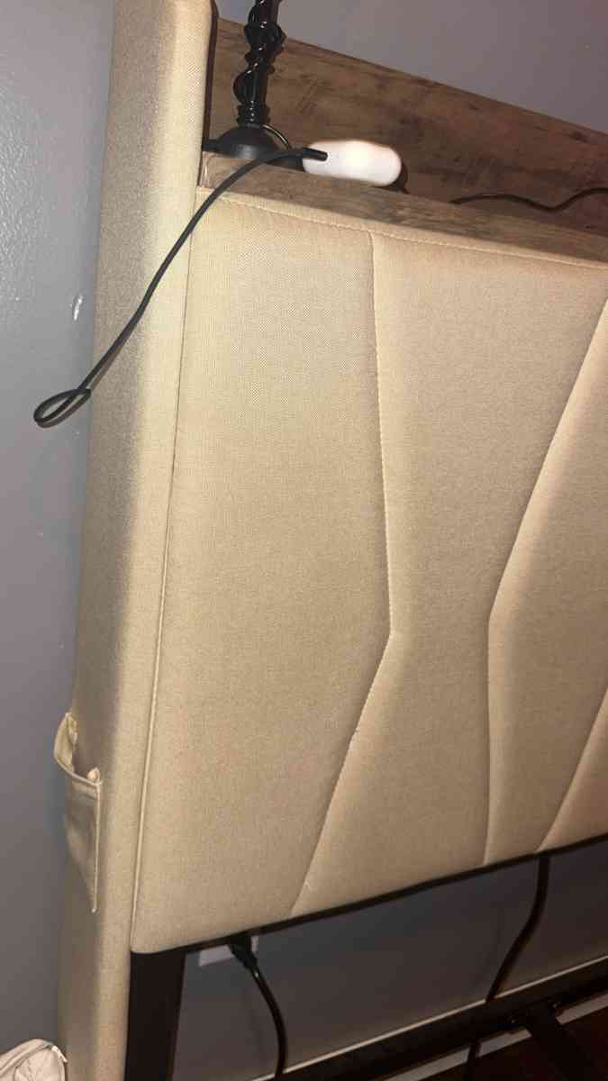 Upholester bed frame - Auburn, Washington - FleaMarketBay