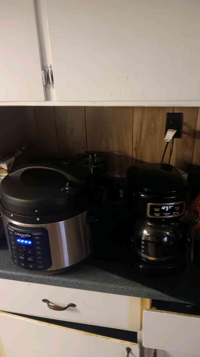 Couches etc - Manchester, Tennessee - FleaMarketBay