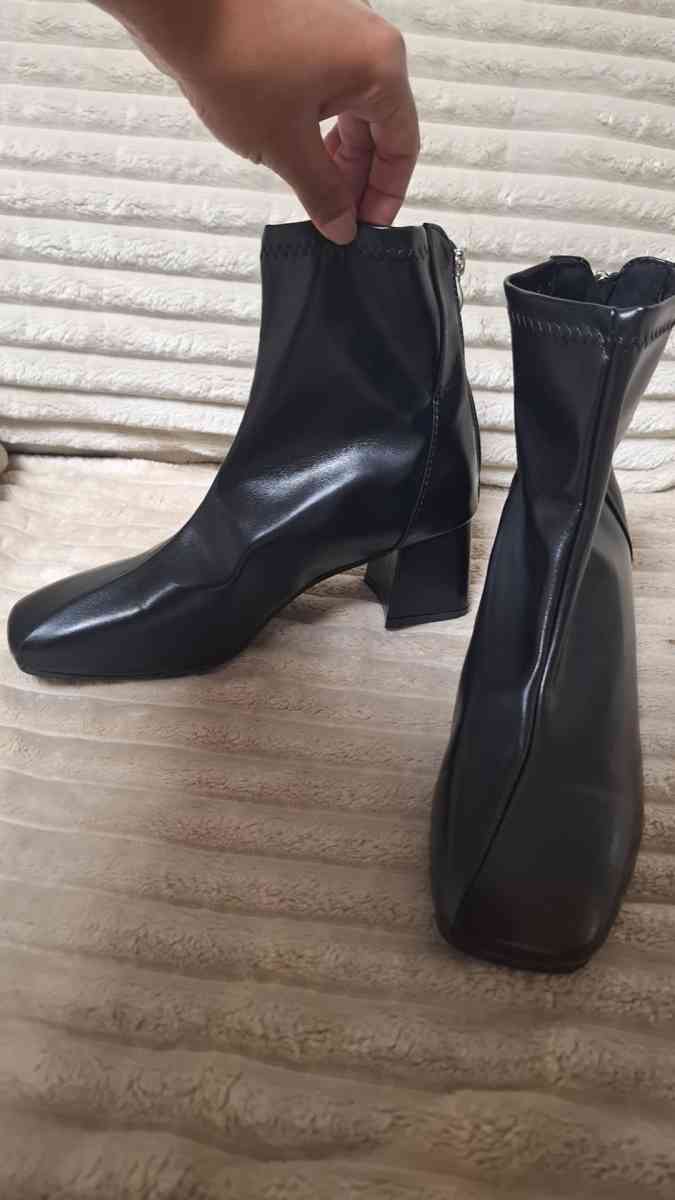 Black ankle boots - Lawrenceville, Georgia - FleaMarketBay