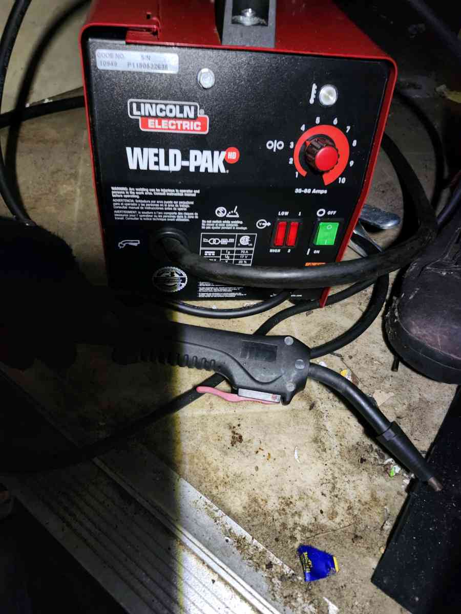 Lincoln Electric 90amp fluxcore 110v welder - East Wareham, Massachusetts - FleaMarketBay